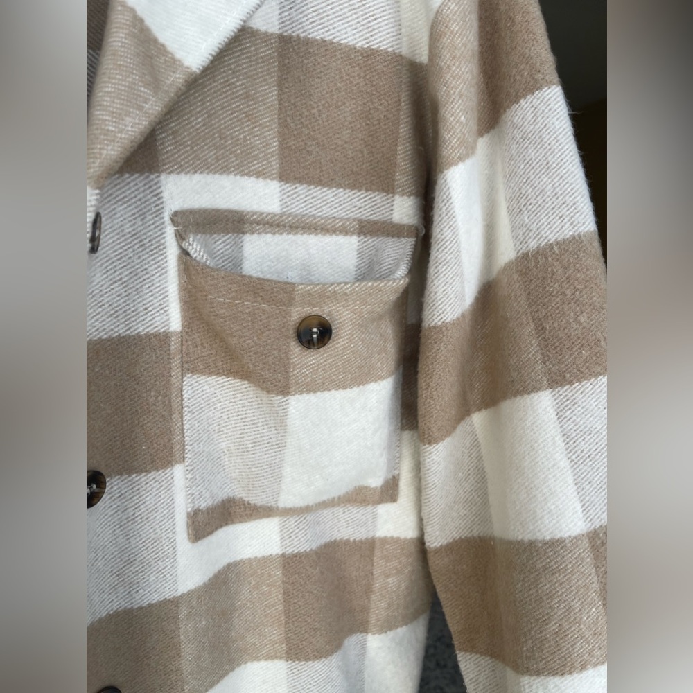 Womens shirt with pockets and belt